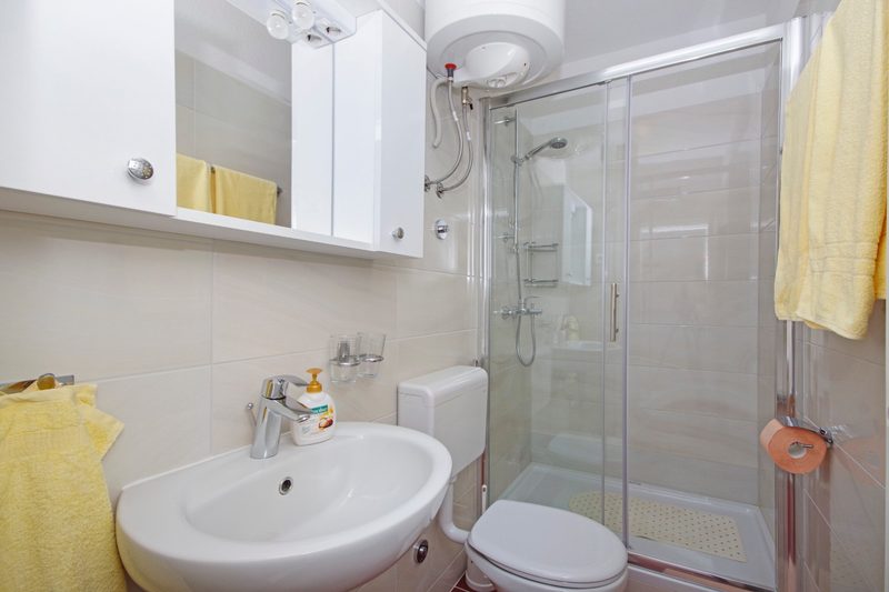 Apartman 2+1 — kupaonica
