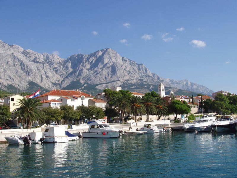 Baška Voda, luka i centar
